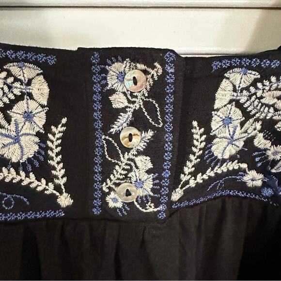 Liv Los Angeles medium peasant blouse nwt - Picture 6 of 7